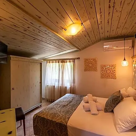 Hera Aparthotel *